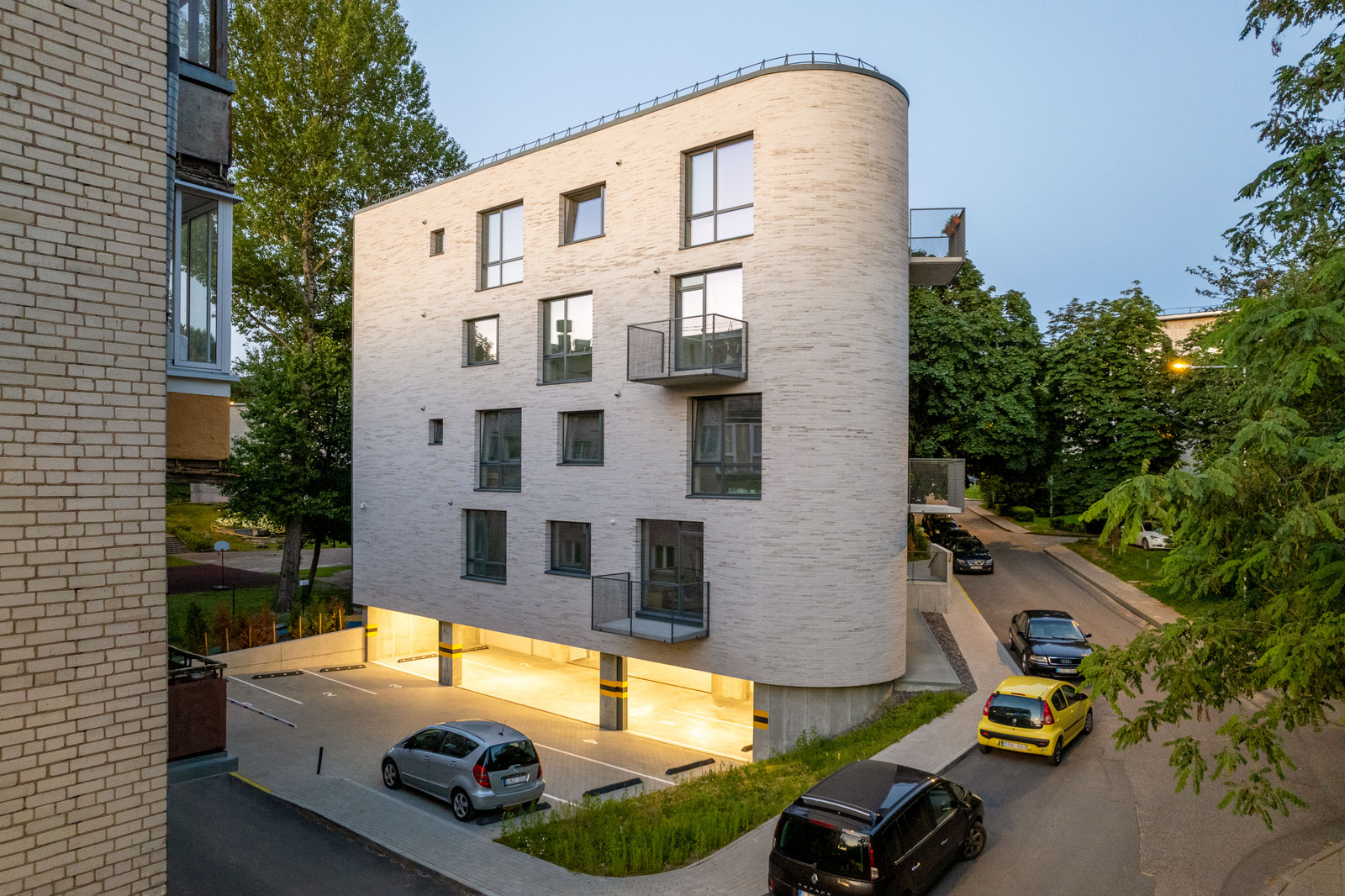 Daugiabutis namas Vilkpėdėje