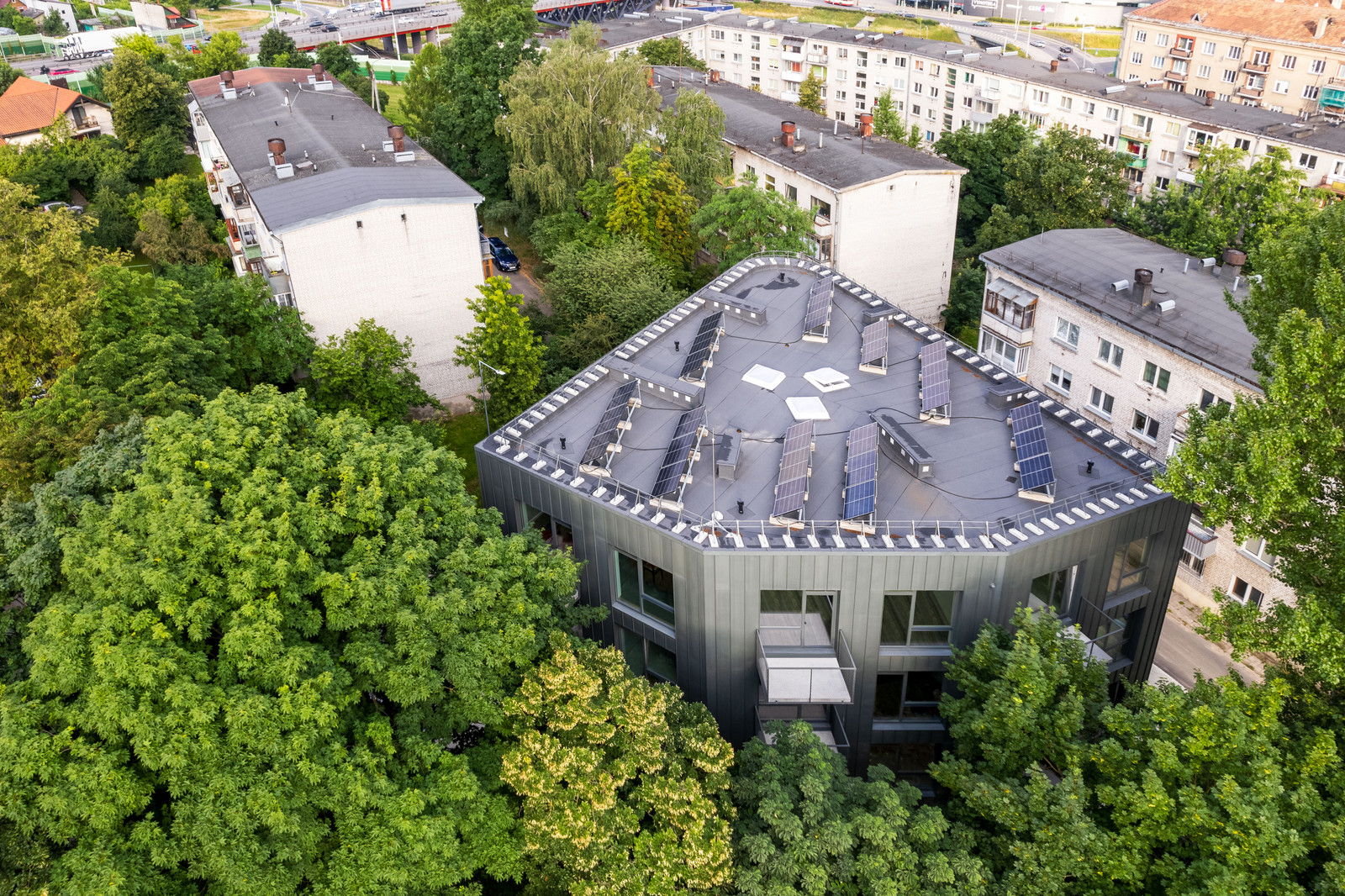 Daugiabutis namas Vilkpėdėje